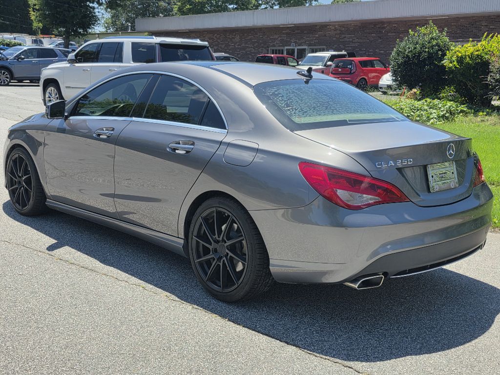 Photo 3 of this MERCEDES-BENZ CLA