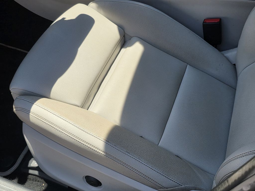 Photo 11 of this MERCEDES-BENZ CLA