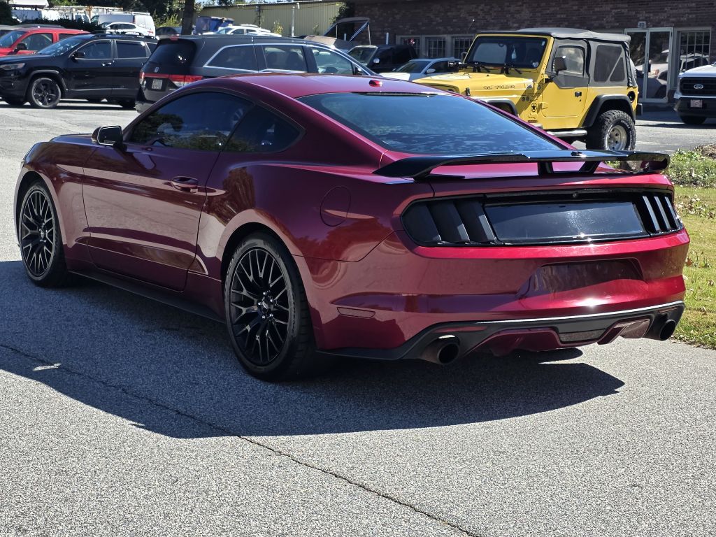 Photo 3 of this FORD MUSTANG