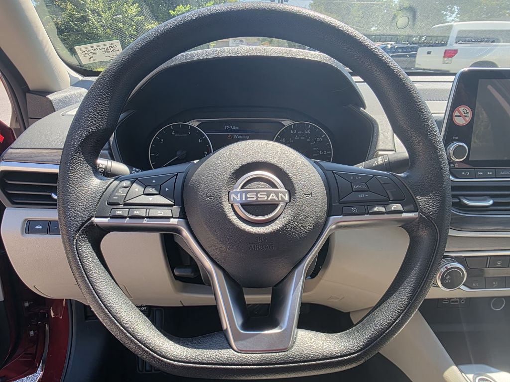 Photo 25 of this NISSAN ALTIMA