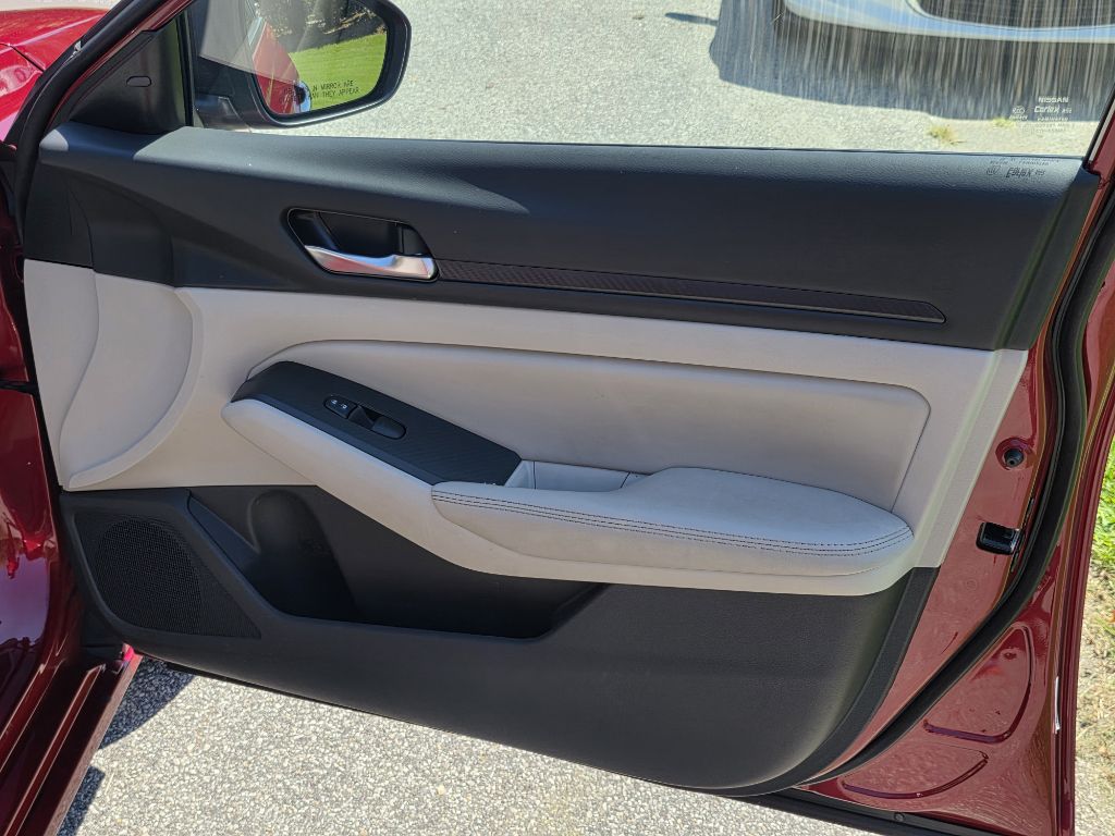 Photo 20 of this NISSAN ALTIMA