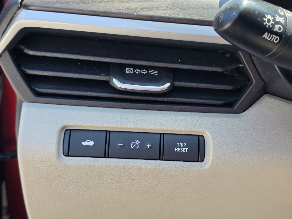 Photo 24 of this NISSAN ALTIMA