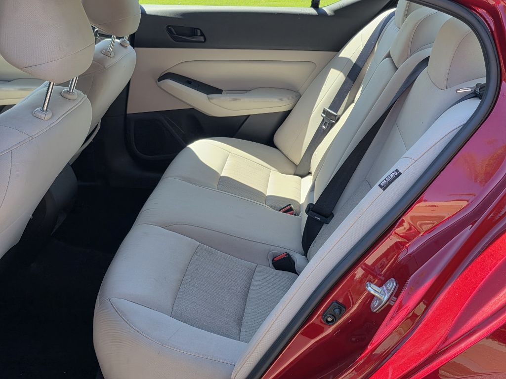 Photo 15 of this NISSAN ALTIMA