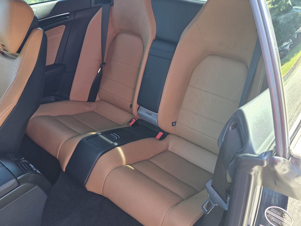 Photo 12 of this MERCEDES-BENZ E-CLASS