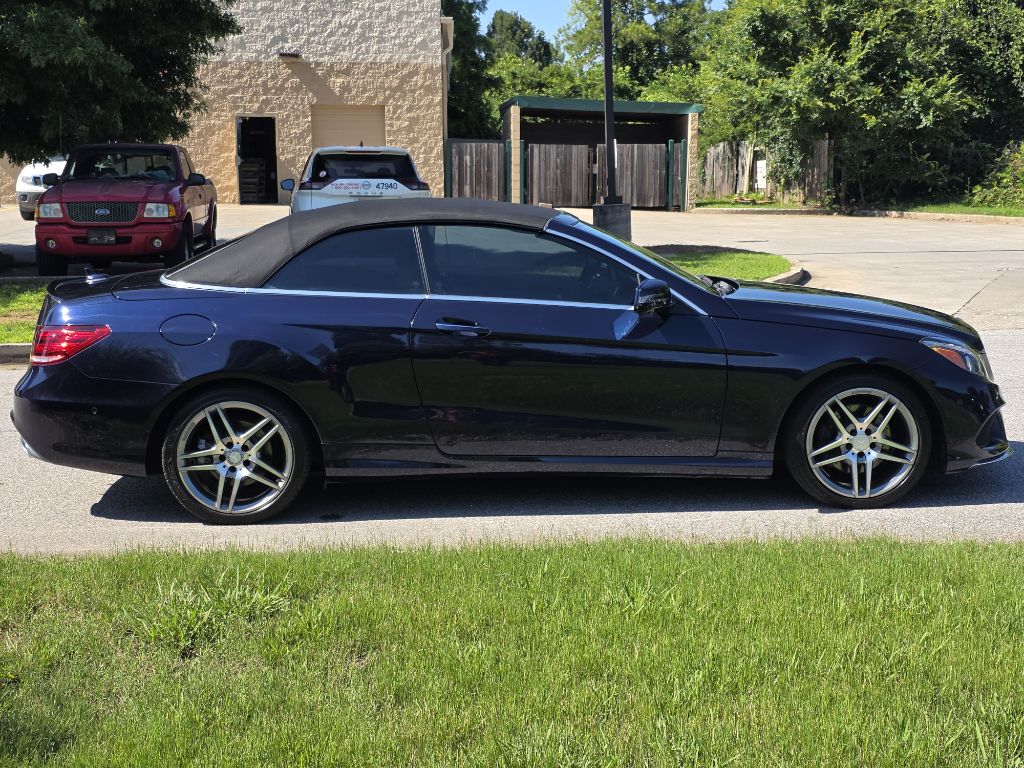 Photo 6 of this MERCEDES-BENZ E-CLASS