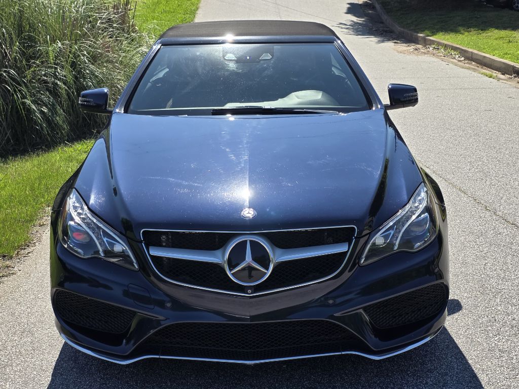 Photo 8 of this MERCEDES-BENZ E-CLASS