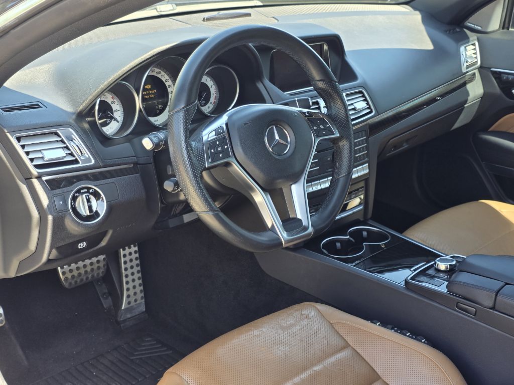Photo 13 of this MERCEDES-BENZ E-CLASS