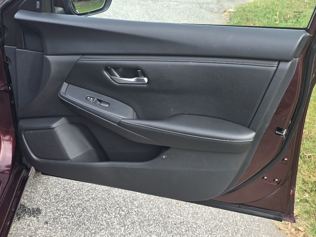 Photo 16 of this NISSAN SENTRA