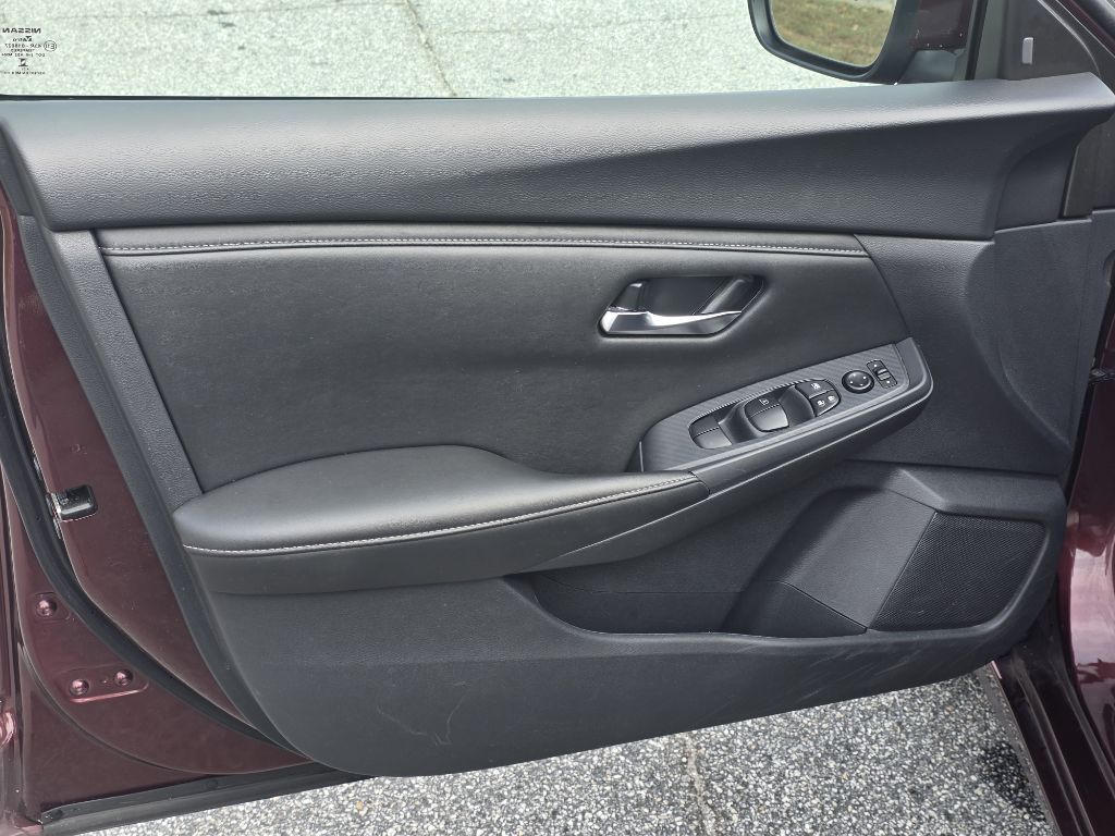 Photo 9 of this NISSAN SENTRA