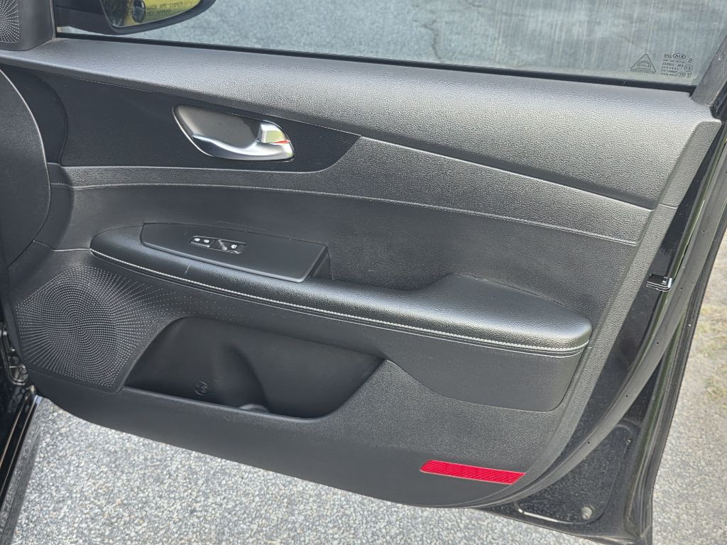 Photo 18 of this KIA FORTE