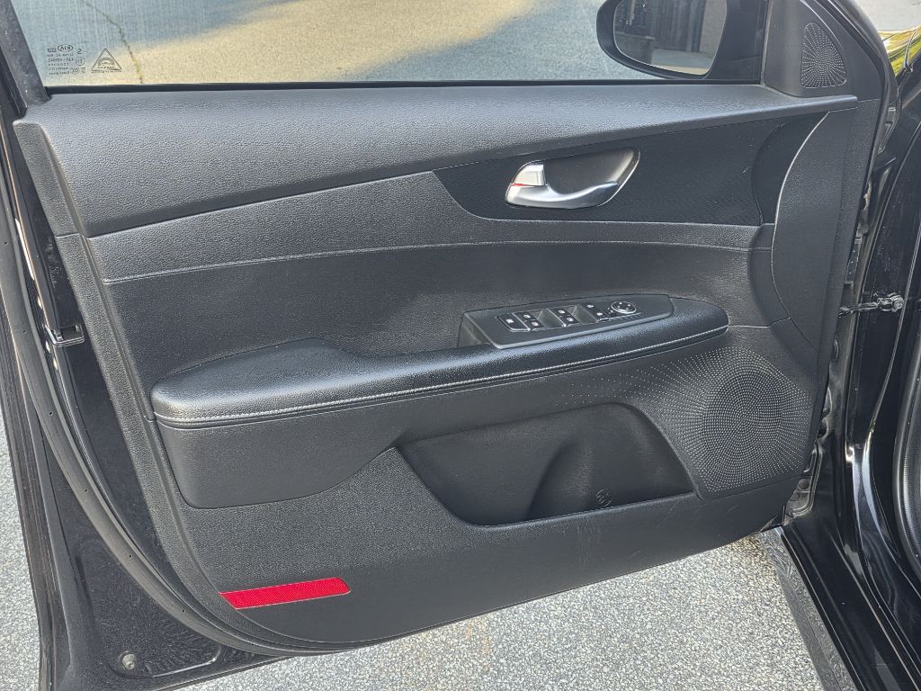 Photo 9 of this KIA FORTE