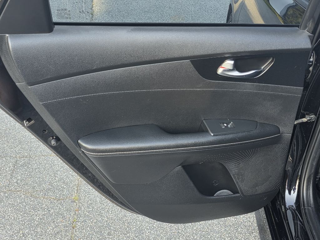 Photo 13 of this KIA FORTE