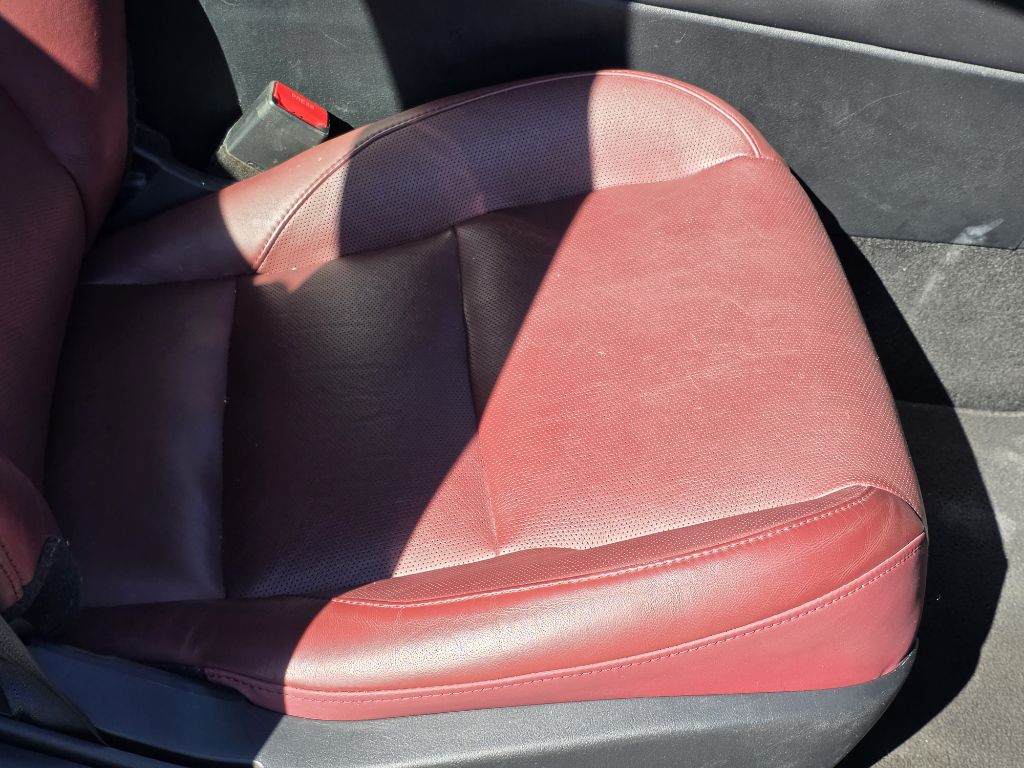 Photo 21 of this MAZDA 3