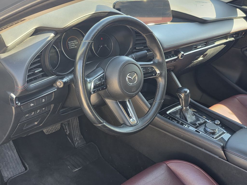 Photo 14 of this MAZDA 3