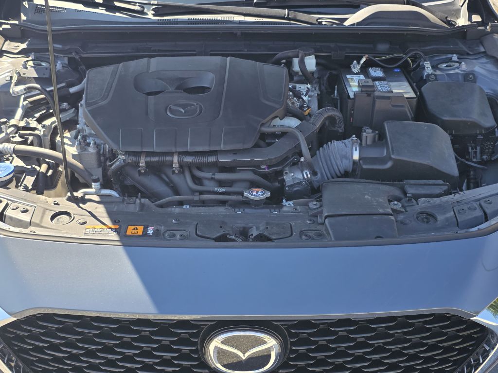 Photo 23 of this MAZDA 3