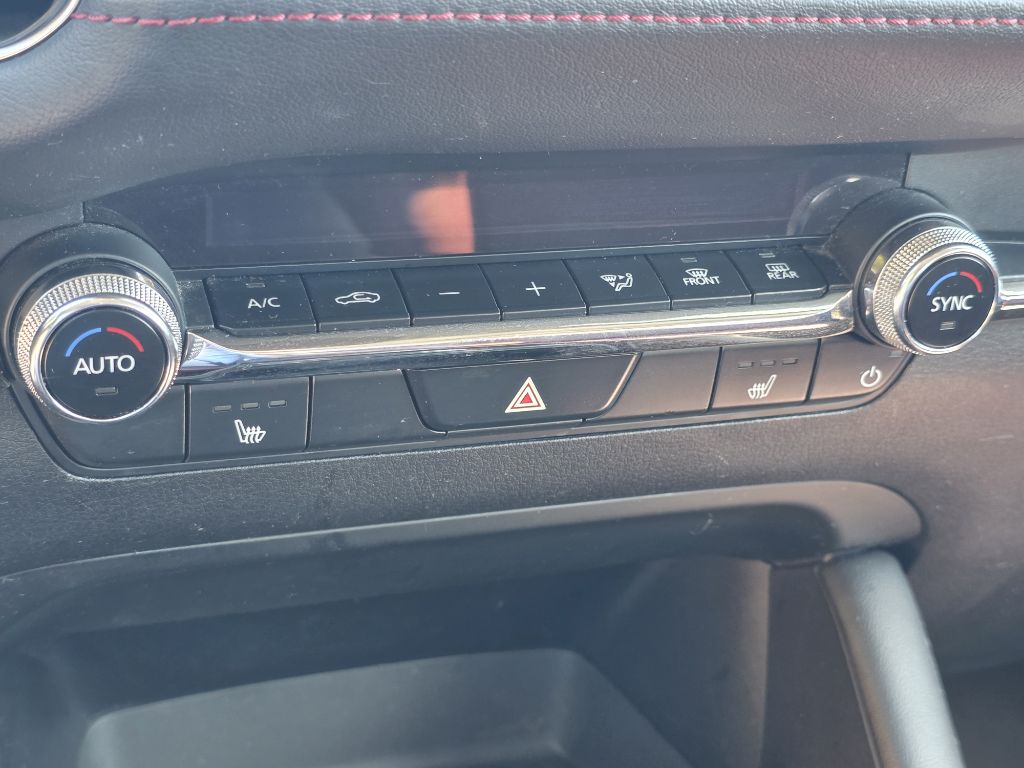 Photo 29 of this MAZDA 3