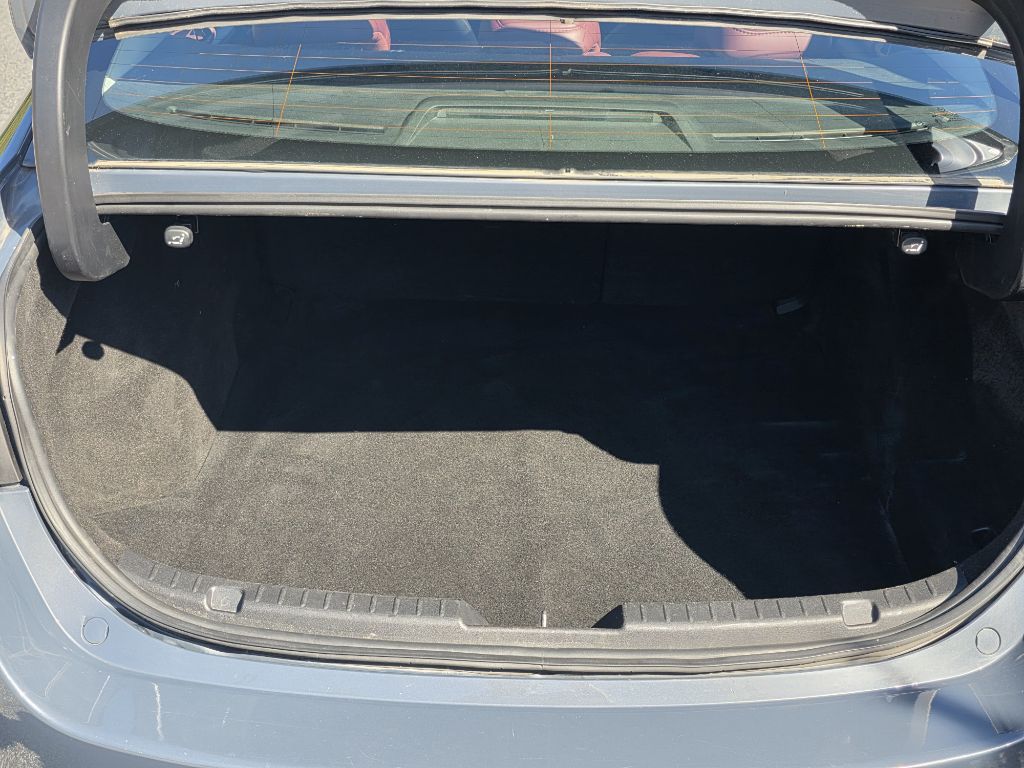 Photo 17 of this MAZDA 3