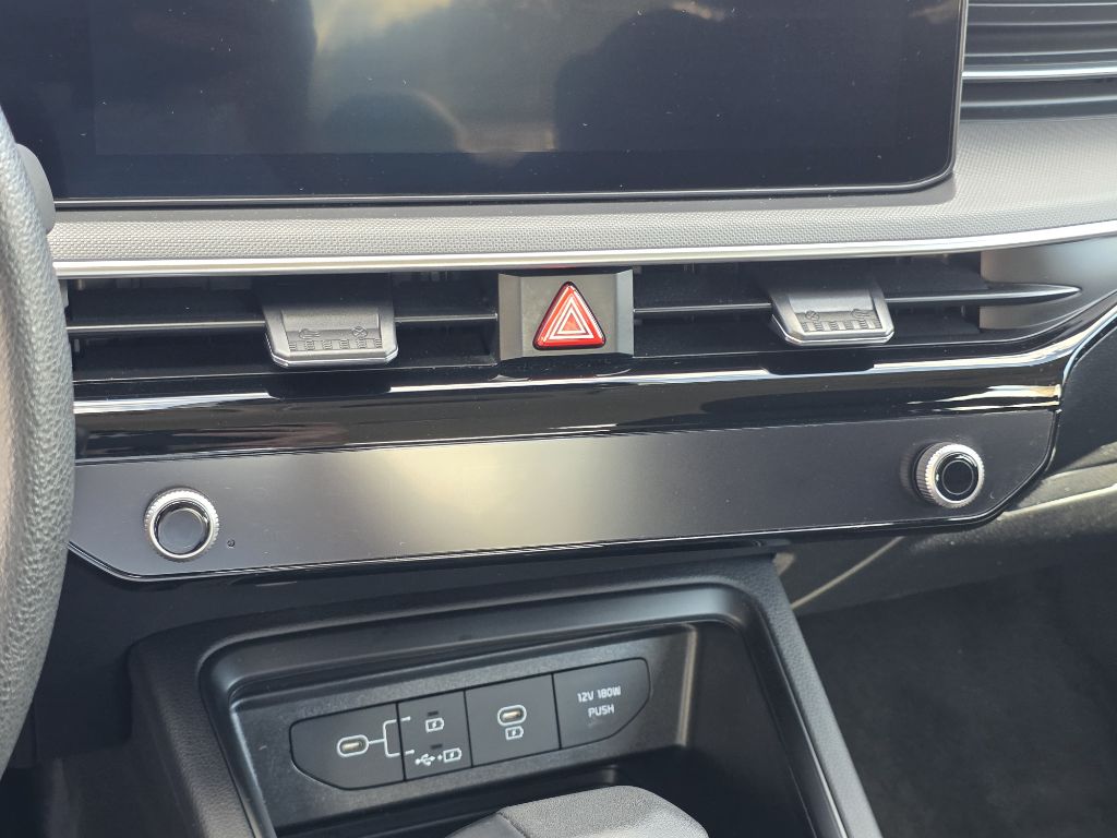 Photo 27 of this KIA K5