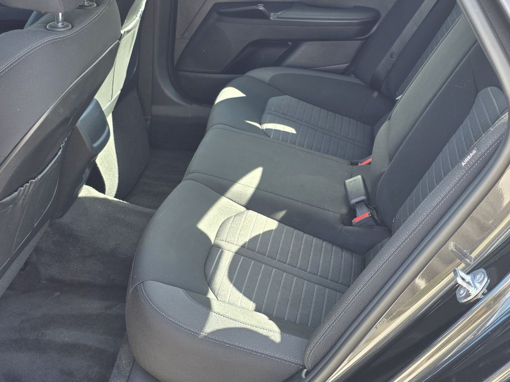 Photo 14 of this KIA K5