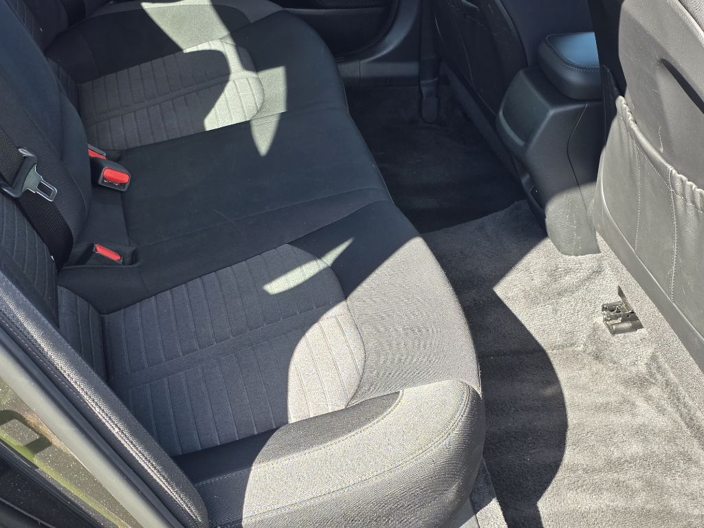 Photo 17 of this KIA K5
