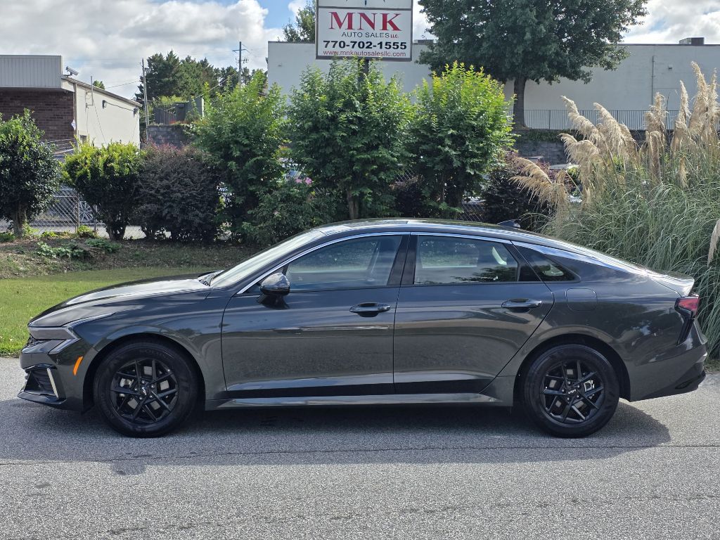 Photo 2 of this KIA K5