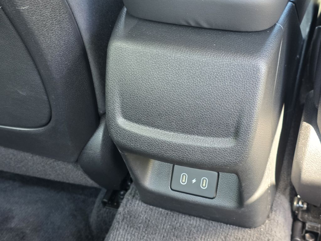 Photo 18 of this KIA K5