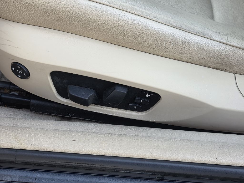 Photo 11 of this BMW 328