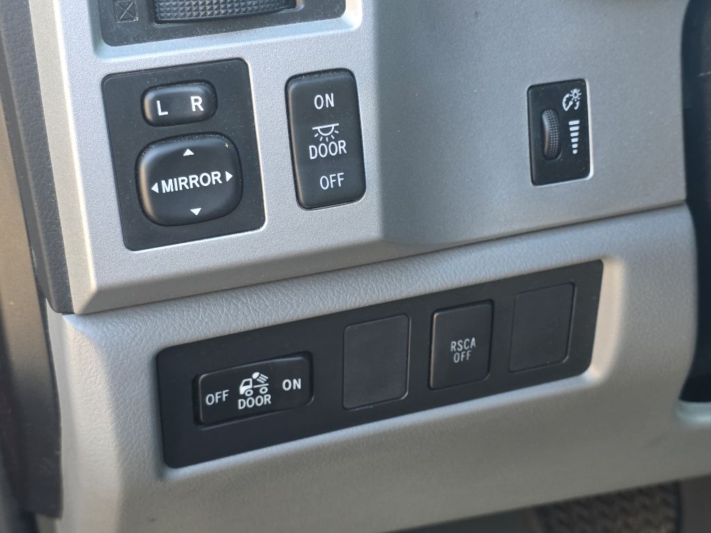 Photo 23 of this TOYOTA TUNDRA