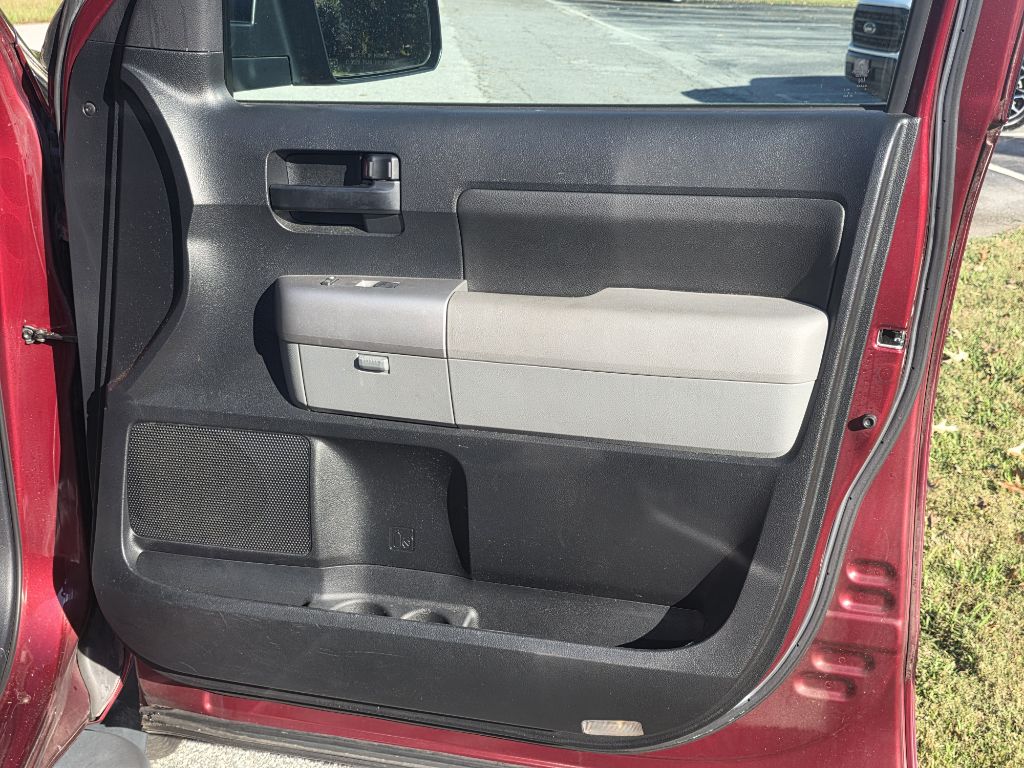 Photo 18 of this TOYOTA TUNDRA
