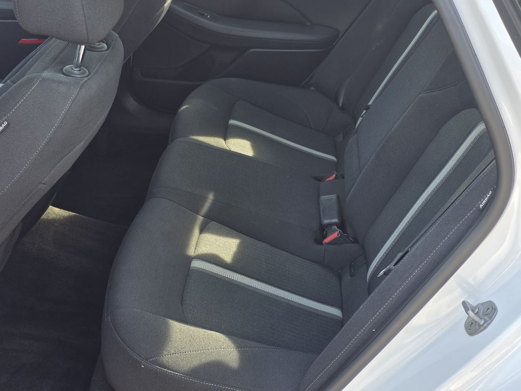 Photo 15 of this HYUNDAI SONATA