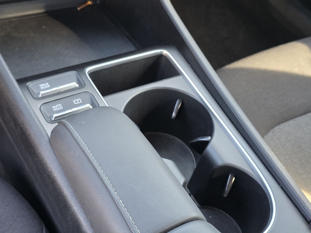 Photo 31 of this HYUNDAI SONATA