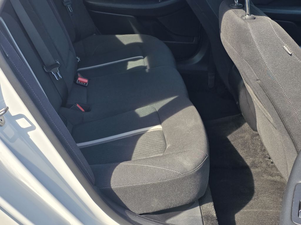 Photo 18 of this HYUNDAI SONATA