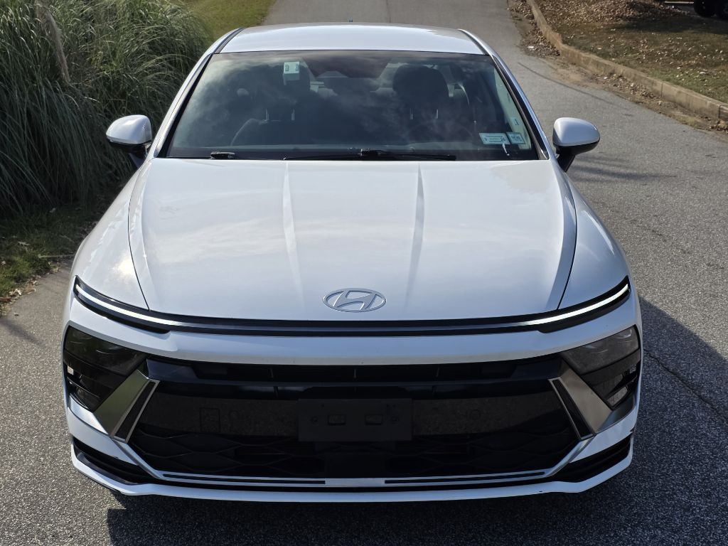 Photo 8 of this HYUNDAI SONATA