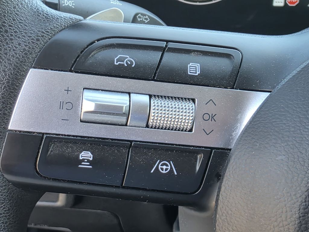 Photo 25 of this HYUNDAI SONATA