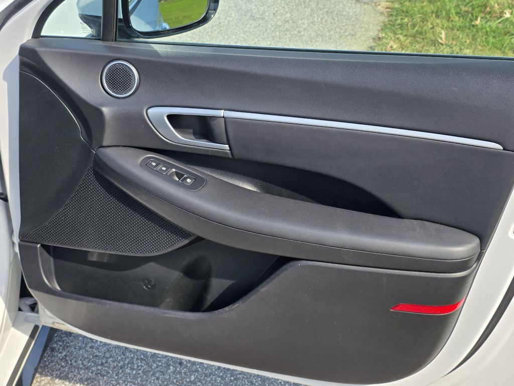 Photo 19 of this HYUNDAI SONATA