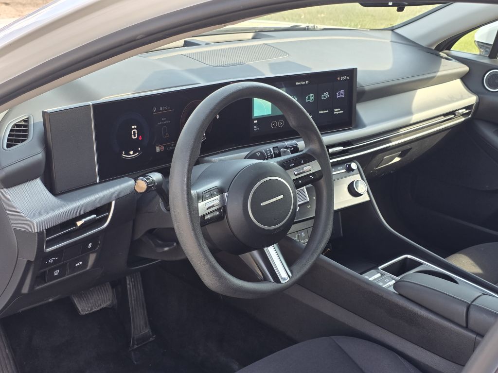Photo 13 of this HYUNDAI SONATA