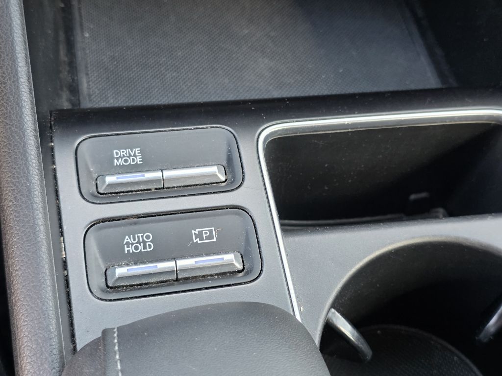 Photo 30 of this HYUNDAI SONATA