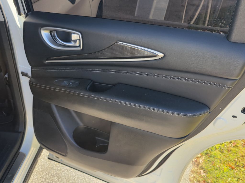 Photo 19 of this INFINITI QX60