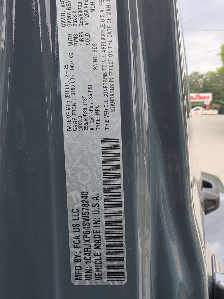 Photo 10 of this JEEP WRANGLER