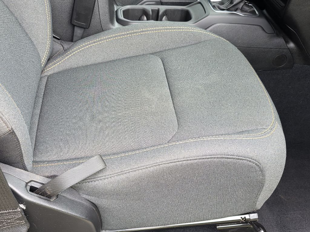 Photo 20 of this JEEP WRANGLER