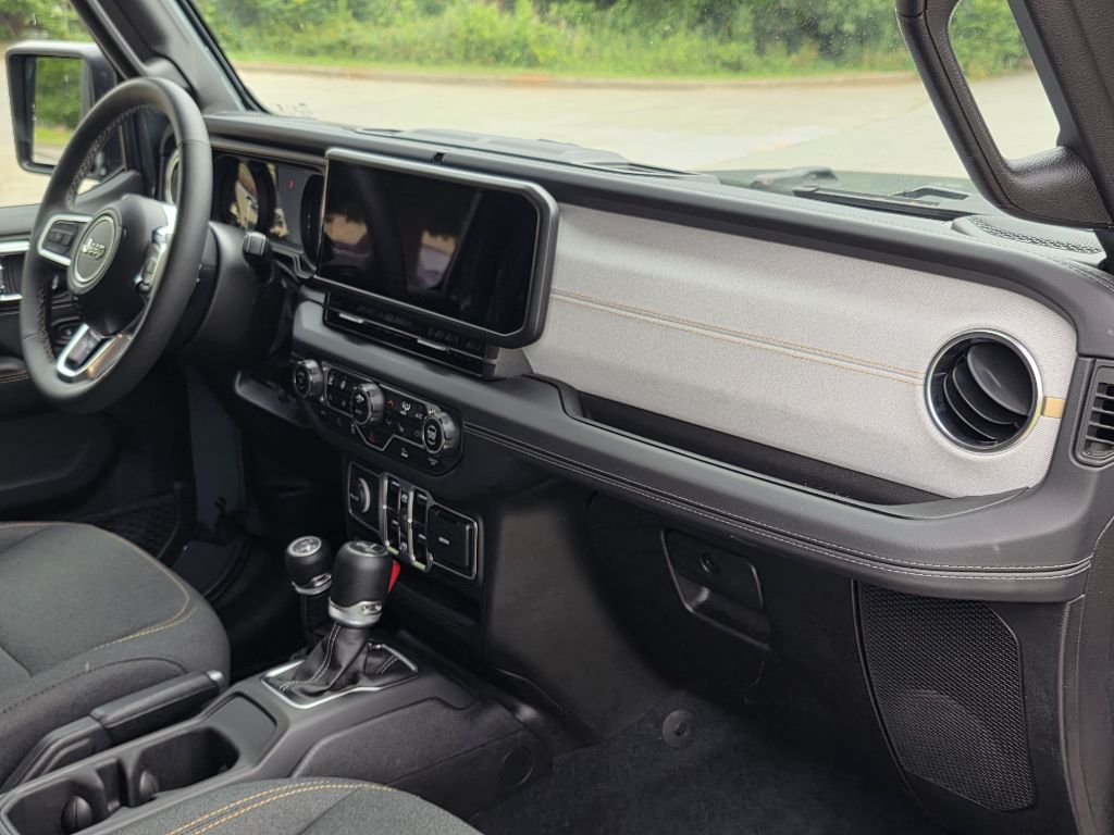 Photo 21 of this JEEP WRANGLER