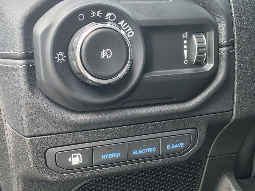 Photo 25 of this JEEP WRANGLER