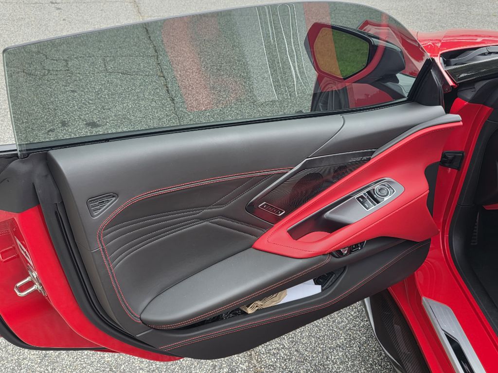 Photo 9 of this CHEVROLET CORVETTE