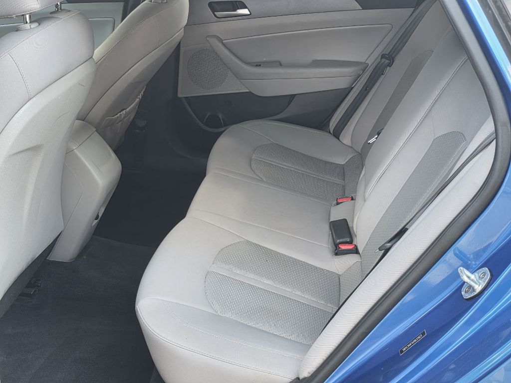 Photo 15 of this HYUNDAI SONATA