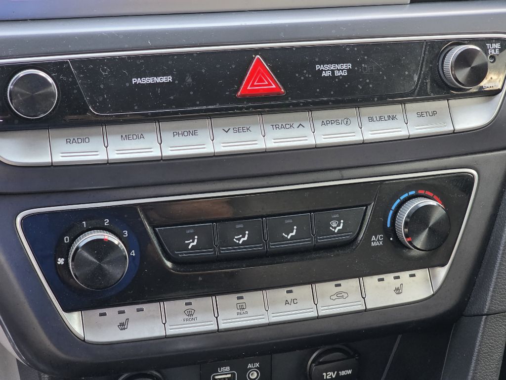 Photo 28 of this HYUNDAI SONATA