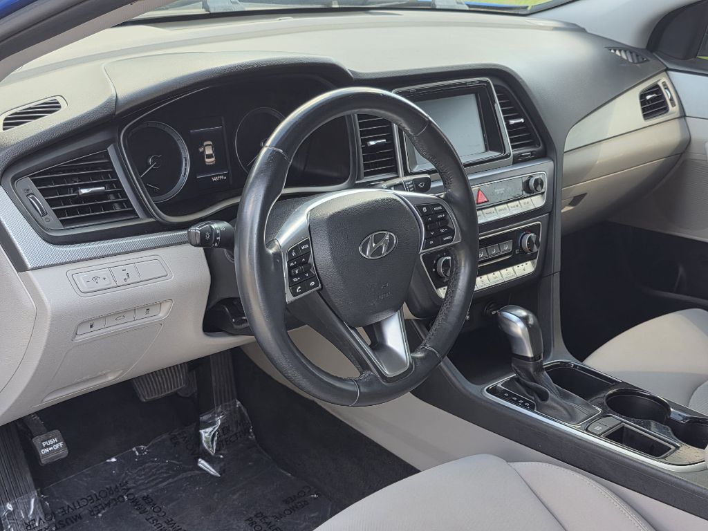 Photo 13 of this HYUNDAI SONATA