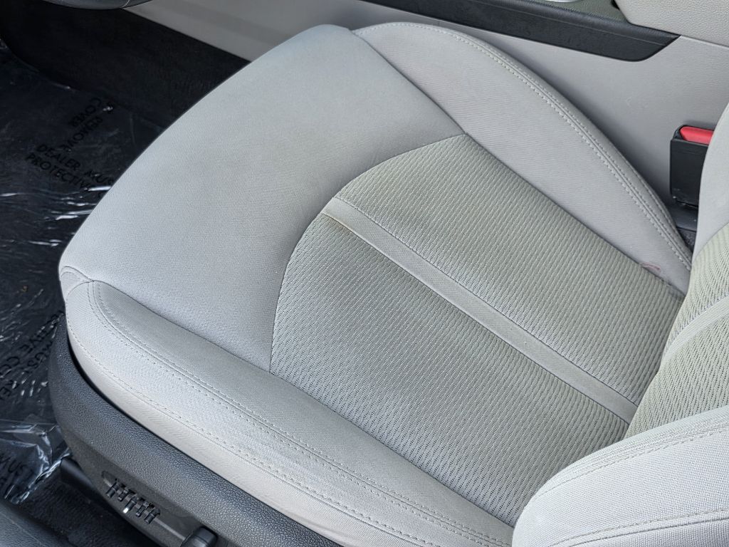 Photo 12 of this HYUNDAI SONATA