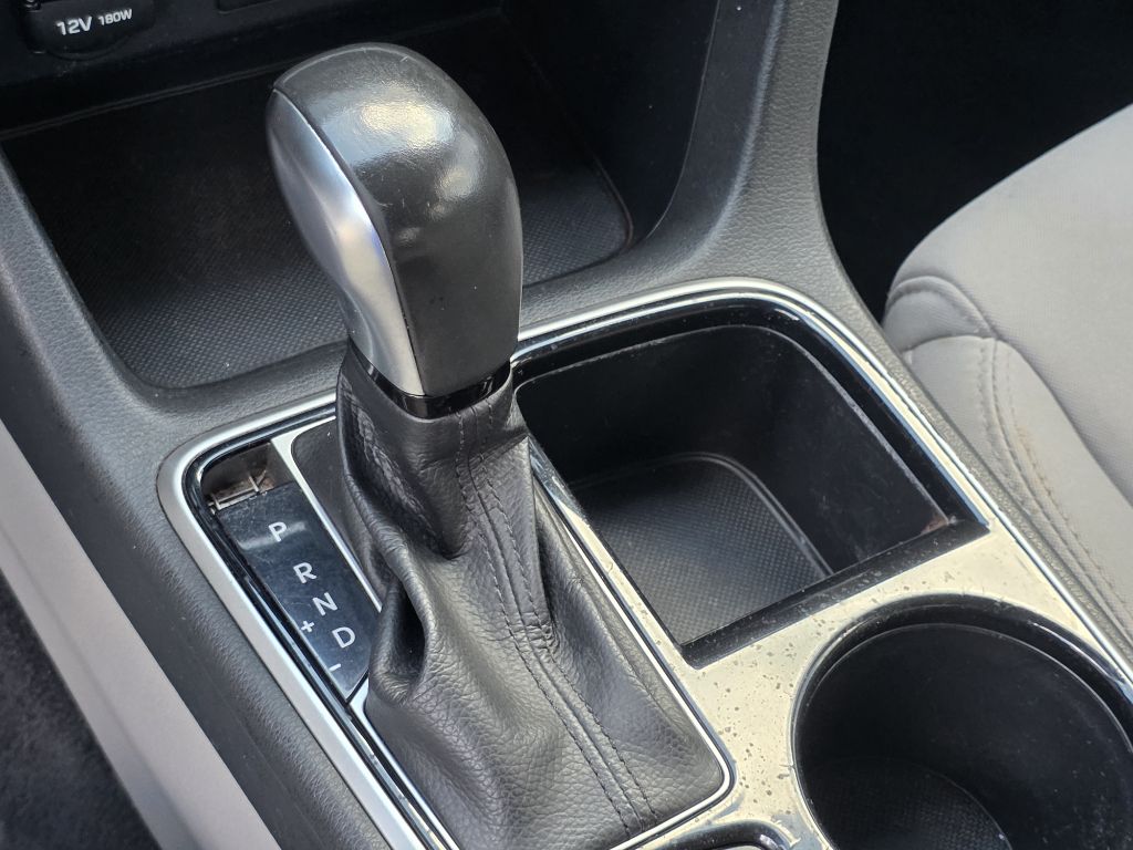Photo 30 of this HYUNDAI SONATA