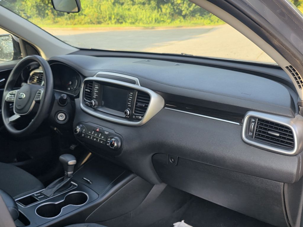 Photo 23 of this KIA SORENTO