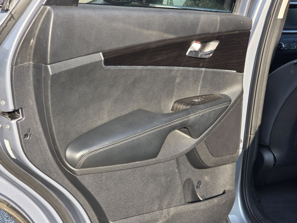 Photo 13 of this KIA SORENTO